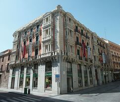 Edificio de viviendas (actual sede del Colegio Oficial de Aparejadores, Arquitectos Técnicos e Ingenieros de Edificación de Madrid)(1903-1906)