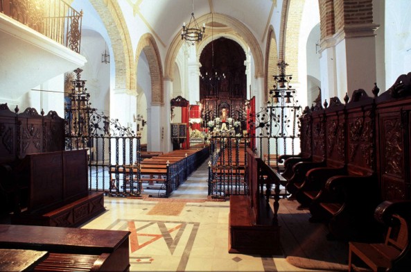 Archivo:Iglesia de SantaMaria.Villamartin.jpg