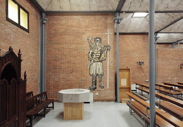 Archivo:Interior Nuestra Señora de Fuencisla.jpg