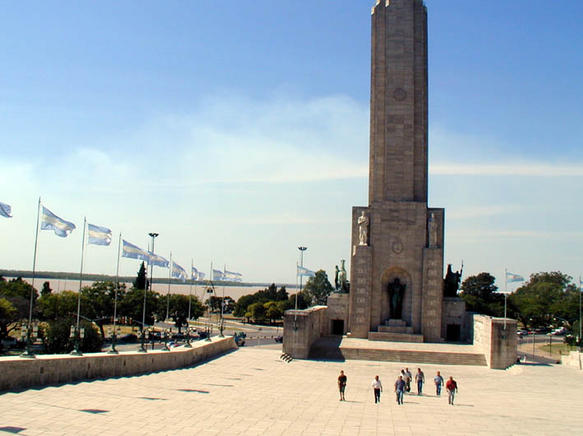 Archivo:Monumento a la Bandera (1).jpg