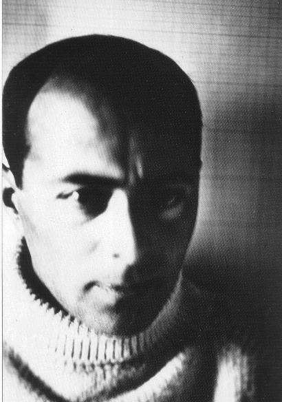 Archivo:El Lissitzky self portrait 1914.jpg