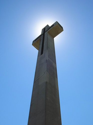 Archivo:Cruz de Catedral de Chillán.jpg