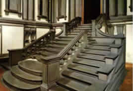 Archivo:Escalera biblioteca laurenciana.jpg