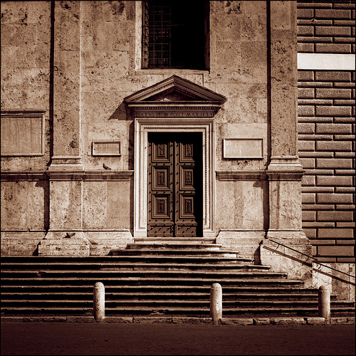 Archivo:Santa Maria del Popolo.Detalle fachada.jpg