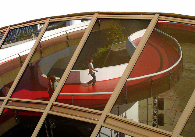 Archivo:Niemeyer.MuseoNiteoi.5.jpg