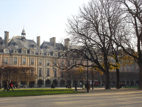 Archivo:Place des Vosges, général.jpg