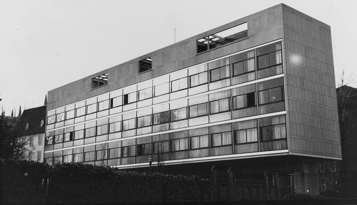 Archivo:Le Corbusier.Pabellon suizo.10.jpg