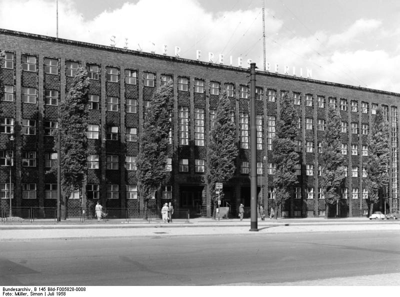 Archivo:Bundesarchiv B 145 Bild-F005828-0008, Berlin, Sender Freies Berlin.jpg