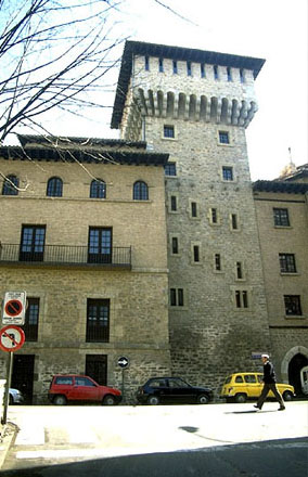 Archivo:Torre de Doña Otxanda (Vitoria).jpg