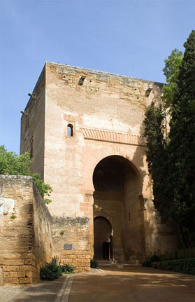 Archivo:Alhambra Gatehouse.jpg