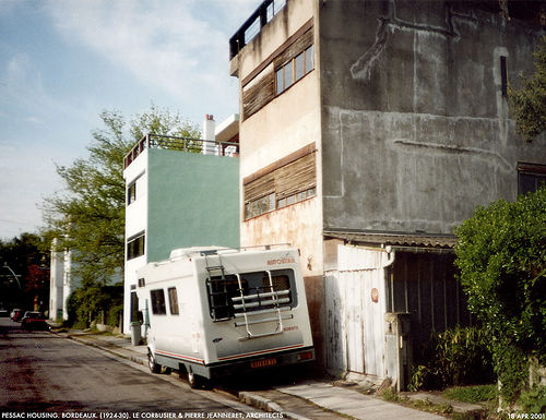Archivo:LeCorbusier.Barrios Modernos Frugès, Pessac.jpg