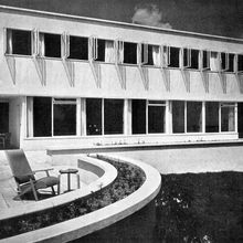 Casa Nimmo, Chalfont St. Giles, Reino Unido (1933-1935). en colaboración con Serge Chermayeff.