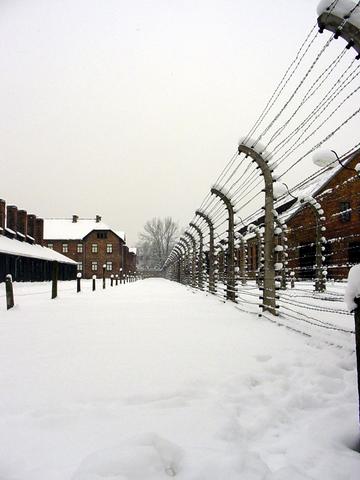 Archivo:Auschwitz-2.jpg