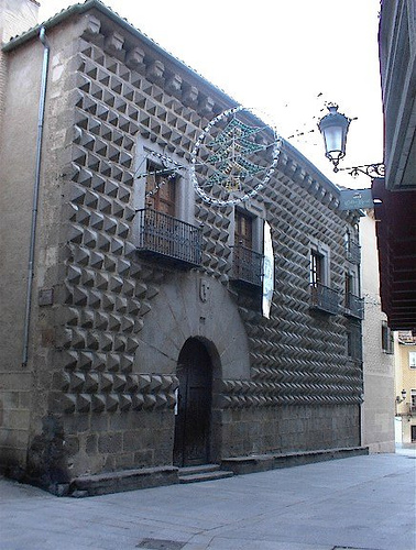 Archivo:Casa de los picos. Segovia.1.jpg
