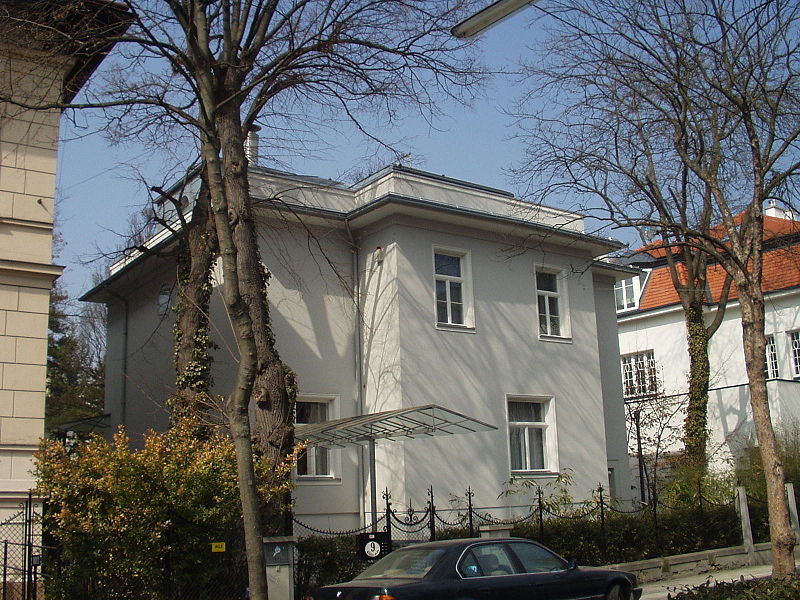Archivo:Adolf Loos, 1922, A1130 Wien, Elßlergasse 9, Haus Reitler.jpg