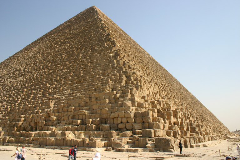 Archivo:Pyramide Kheops.JPG