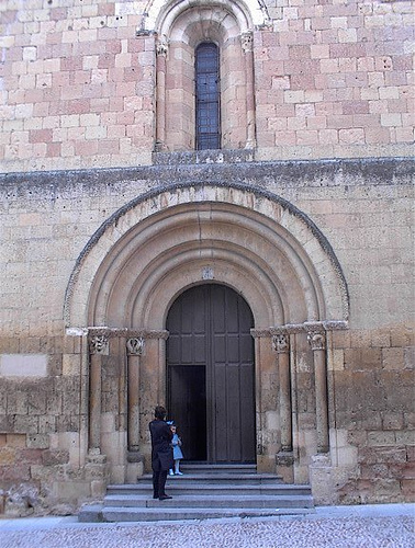 Archivo:Iglesia de la Santisimia Trinidad. Segovia.2.jpg