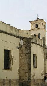 Archivo:Catedral desde la plaza de Santa Clara.jpg