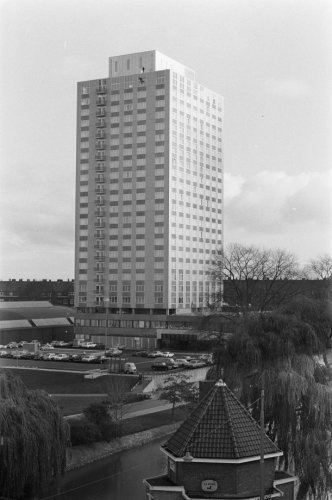 Archivo:OkuraAmsterdam1971.jpg