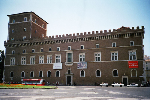Archivo:Palacio Venezia.Roma.jpg