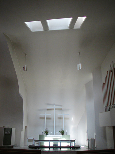 Archivo:Aalto.Iglesia de las Tres Cruces.4.jpg