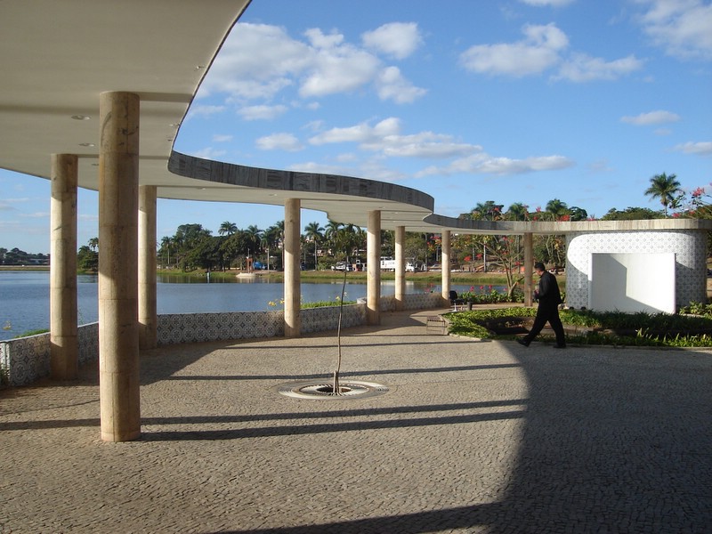 Archivo:Niemeyer.CasaDeBaile.3.jpg