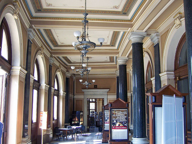 Archivo:Praha Rudolfinum interior2.jpg