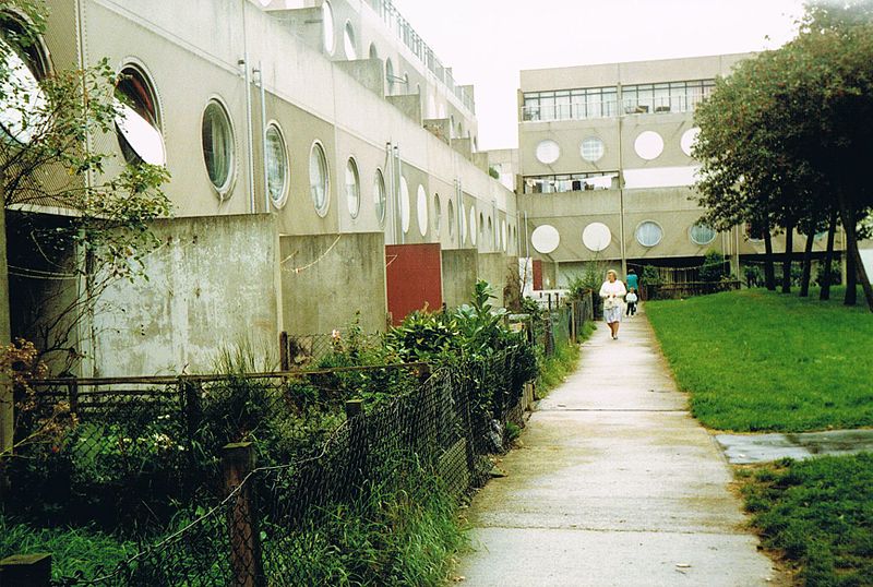 Archivo:Southgate Estate, Runcorn, August 1989, 4.jpg