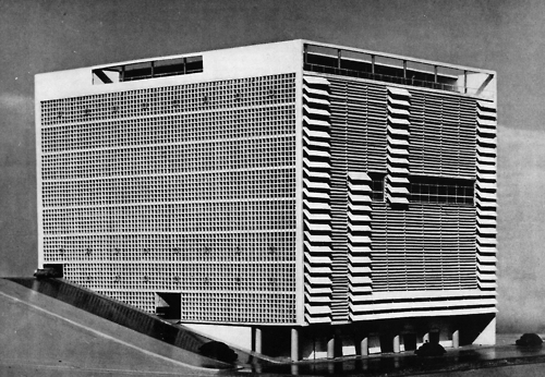 Archivo:Niemeyer.SedeOCruzeiro.jpg