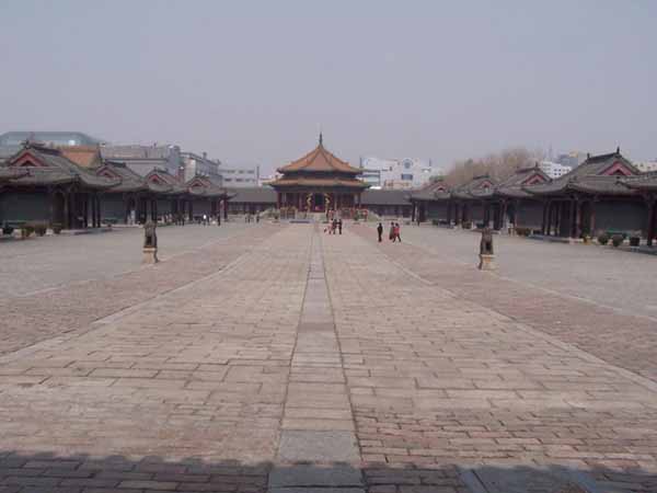 Archivo:Mukden palace Dazheng Hall.jpg