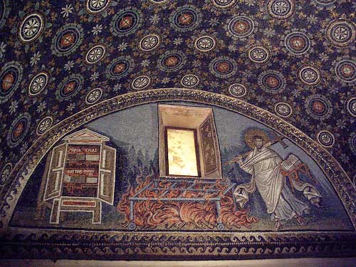 Archivo:Ravenna-gallaplacidia03.jpg