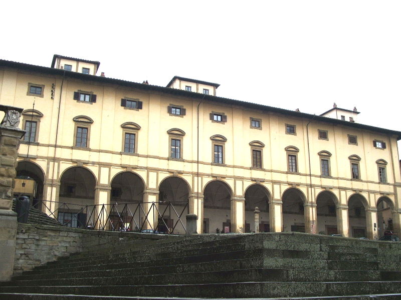 Archivo:Arezzo Loggia del Vasari.jpg