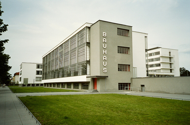 Archivo:Gropius.Edificio Bauhaus.1.jpg