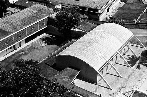 Archivo:Reidy.Escuela y gimnasio en Pedregulho.1.jpg