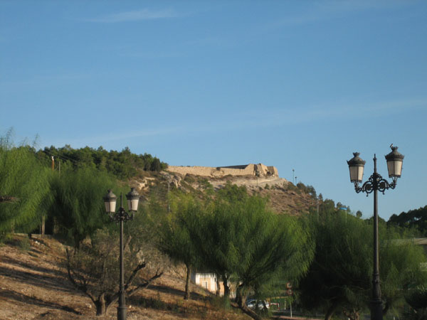 Archivo:Castillo de Guardamar del Segura.jpg