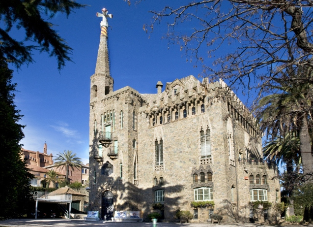 Archivo:Gaudi.Bellesguard.1.jpg