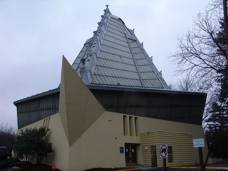 Archivo:Frank Lloyd Wright - Beth Sholom Synagogue 4.JPG