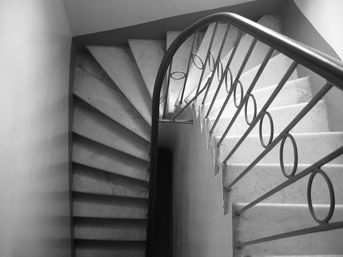 Archivo:Escalera en el museo Bardo de Túnez.jpg