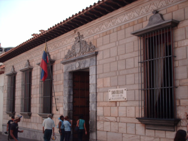 Archivo:Casa natal del Libertador.JPG