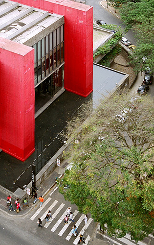 Archivo:Lina Bo Bardi.Museo de Arte de Sao Paulo.6.jpg