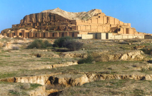 Dur-Untash, o Choqa zanbil, cerca de Susa, Irán.