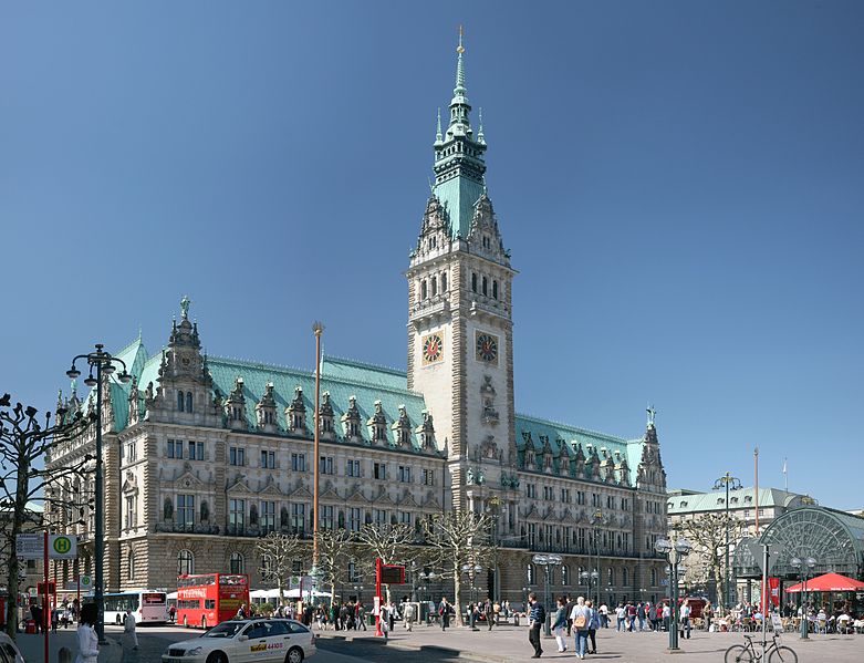 Archivo:HH Rathaus pano1.jpg