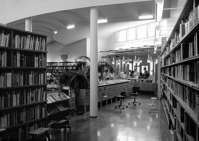 Archivo:AlvarAalto.BibliotecaSeinajoki.5.jpg