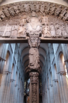 Parteluz del Pórtico de la Gloria, Catedral de Santiago.jpg
