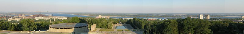 Foto tomada desde la cima de la colina, con vista al río Volga.
