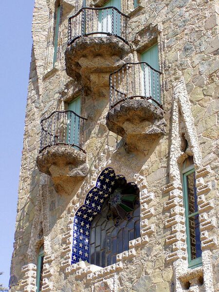 Archivo:Gaudi.Bellesguard.4.jpg