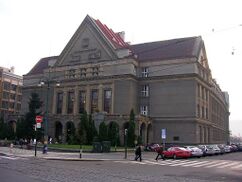 Facultad de Derecho de la Universidad Karlovy de Praga (1924-1927)