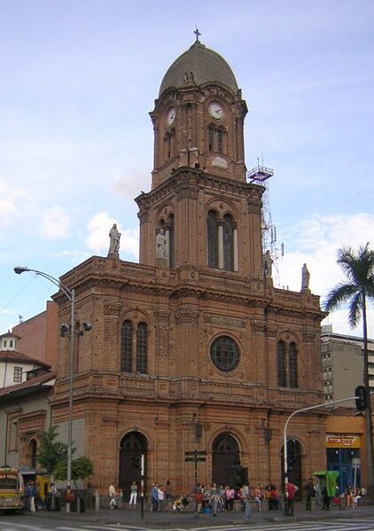 Archivo:Iglesia San Jose-fachada-Medellin.JPG