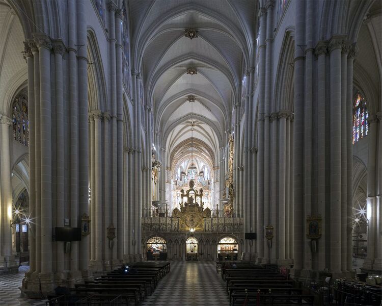 Archivo:CatedralToledo.Interior1.jpg