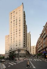 Conjunto comercial y residencial Zabálburu, Bilbao (1965-1973)